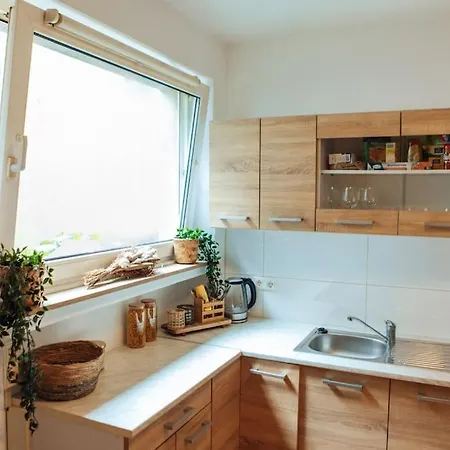 Central-living Brown - Wifi - Netflix - 5 Pers * Essen